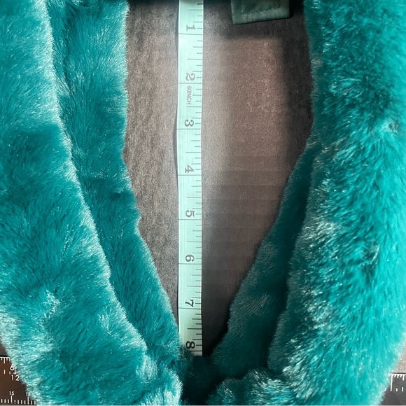 GREAT GIFT! HOST PICK!! BNWT Pinko Debossed faux fur plush tote green PRICE FIRM - Picture 15 of 16